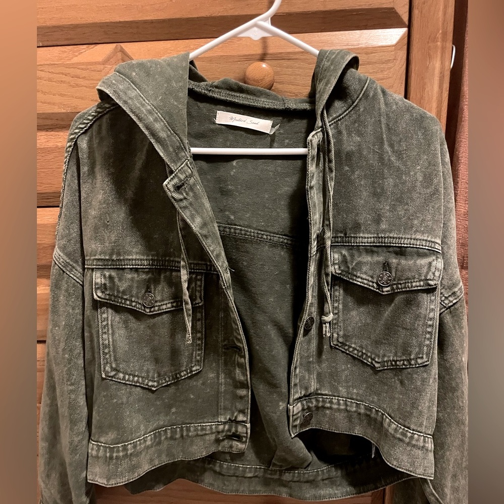 Cropped denim jacket